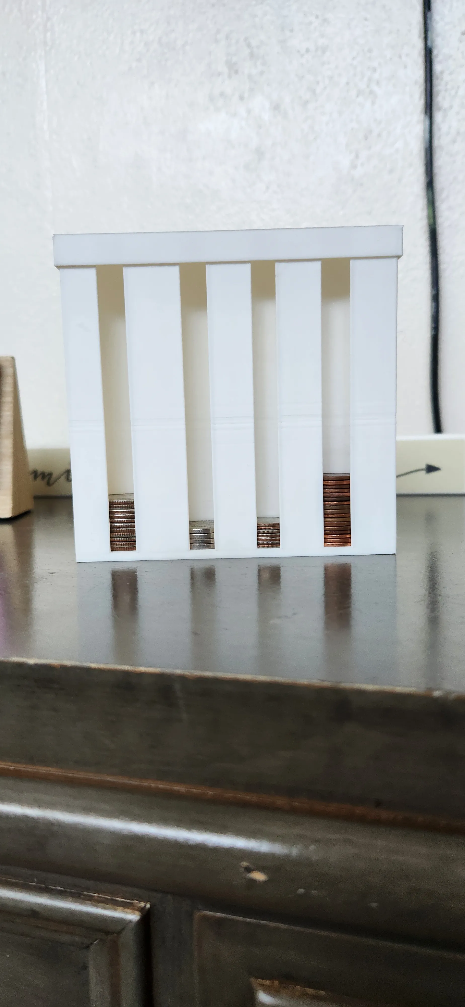 Coin holder with lid