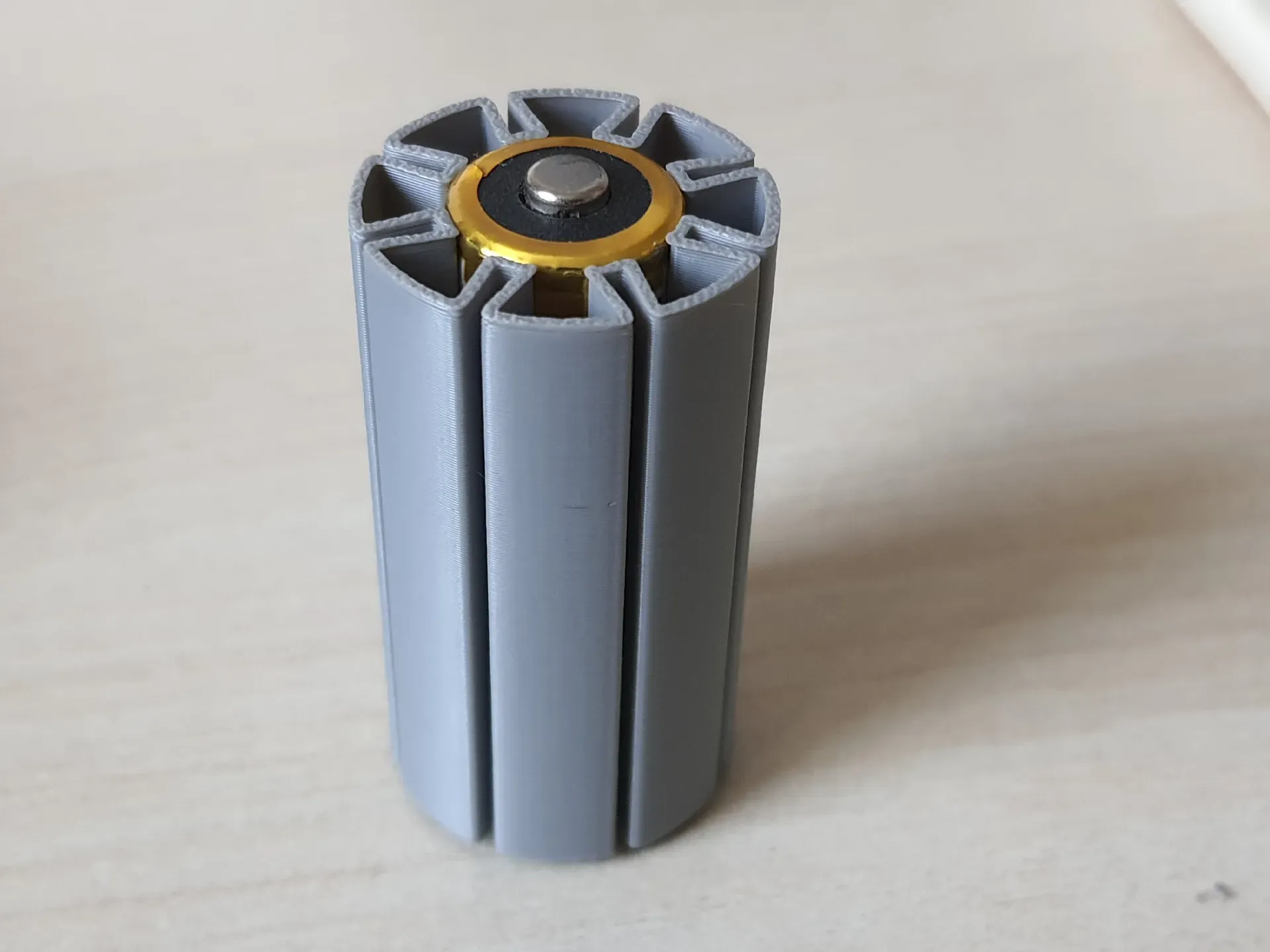 AA to C battery adapter (vase mode)