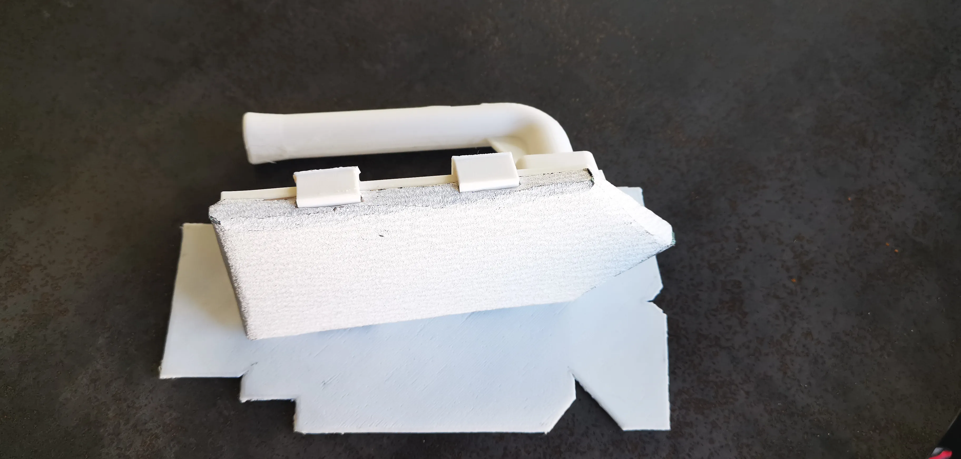Cale à poncer ergonomique d'angle et plafond