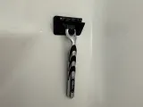 Wall Mount Razor Holder - designx-lab.com-4