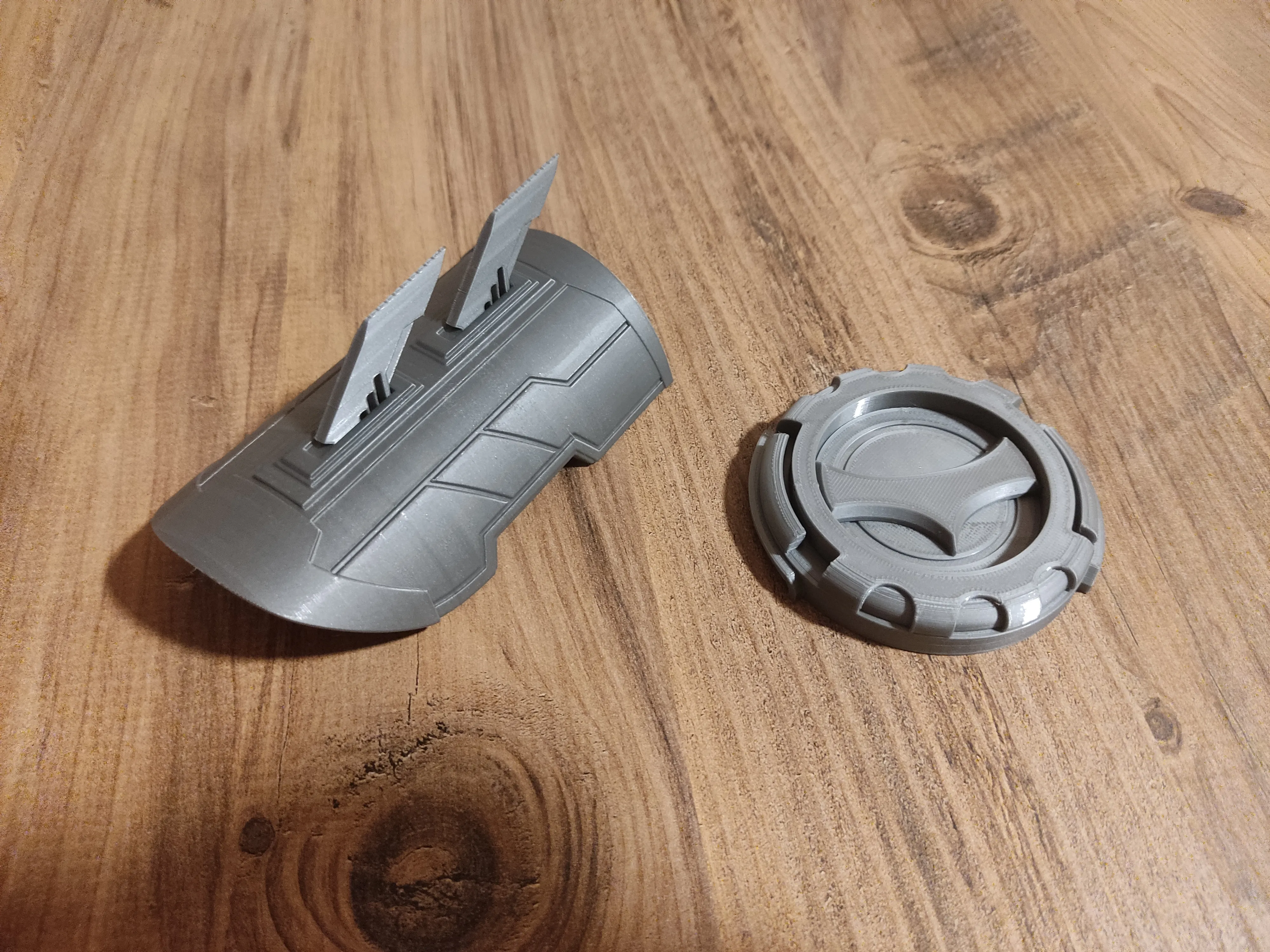 Batgirl belt buckle and bracer Gotham knights cosplay