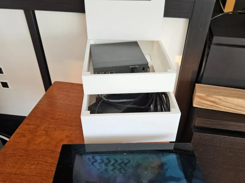 Supporto di montaggio / scatola contenitore per citofono IP.
