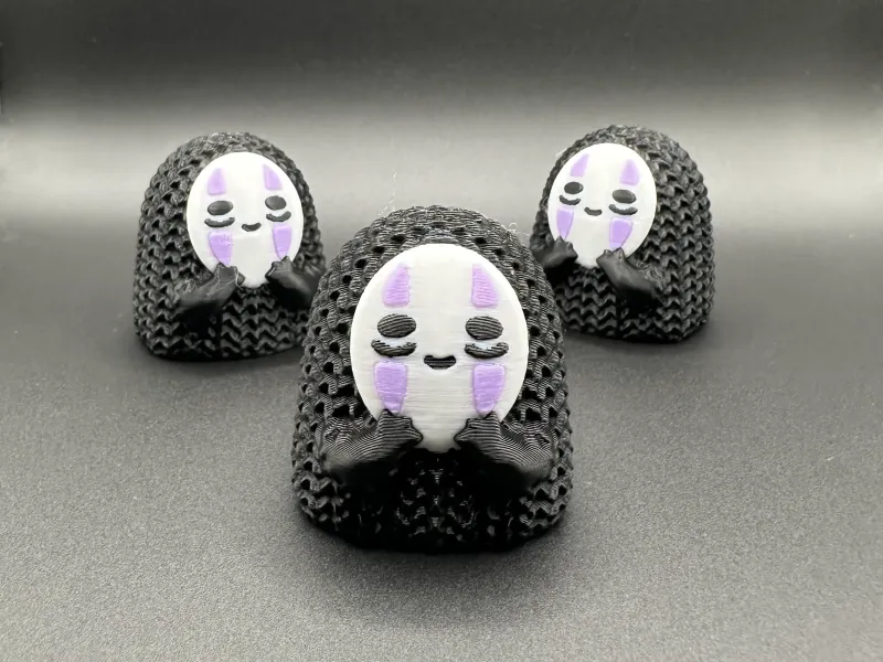 Kaonashi No-Face lavorato a maglia