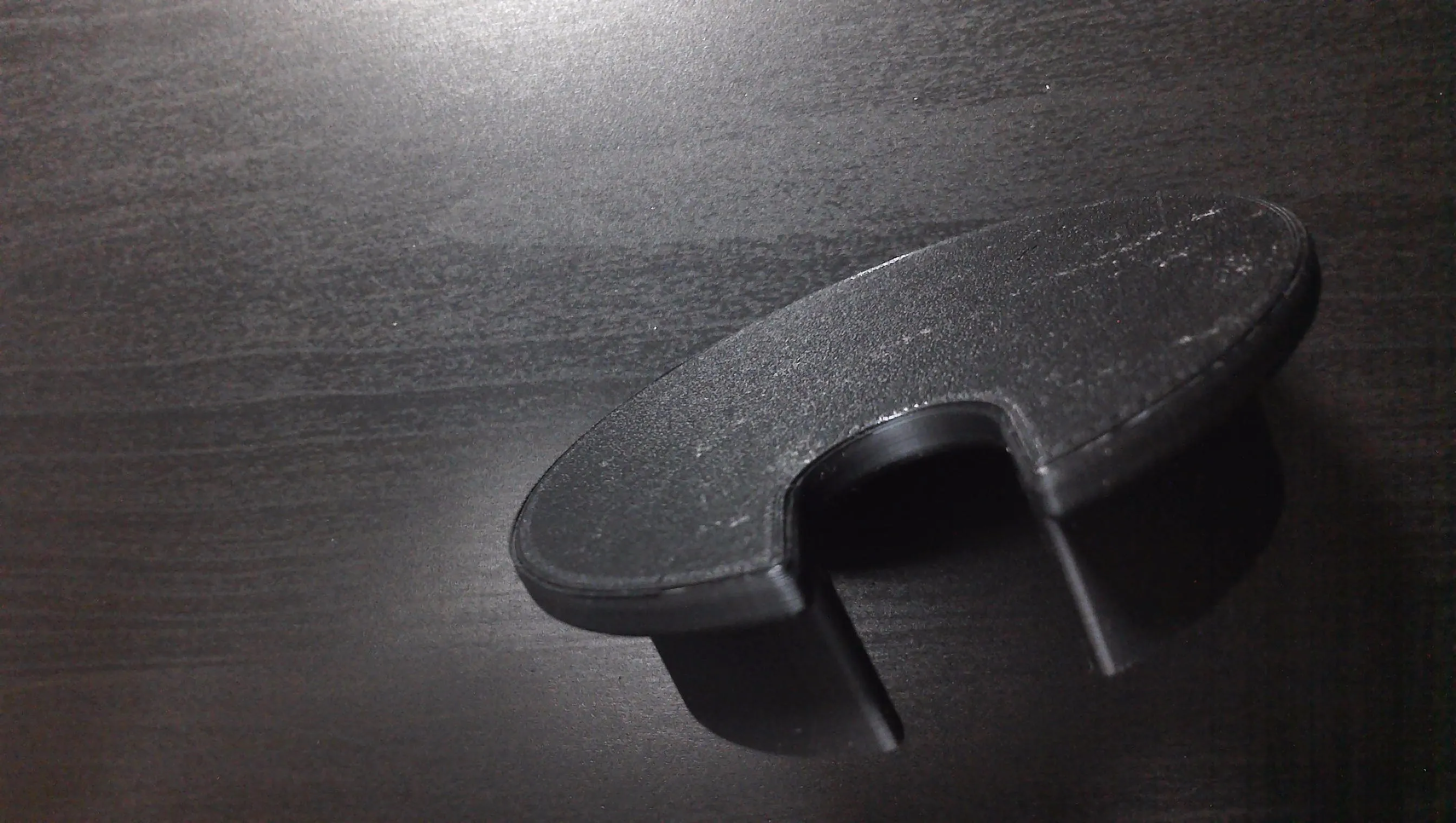 2.6 inch (7.2 cm) wire hole cover for desks
