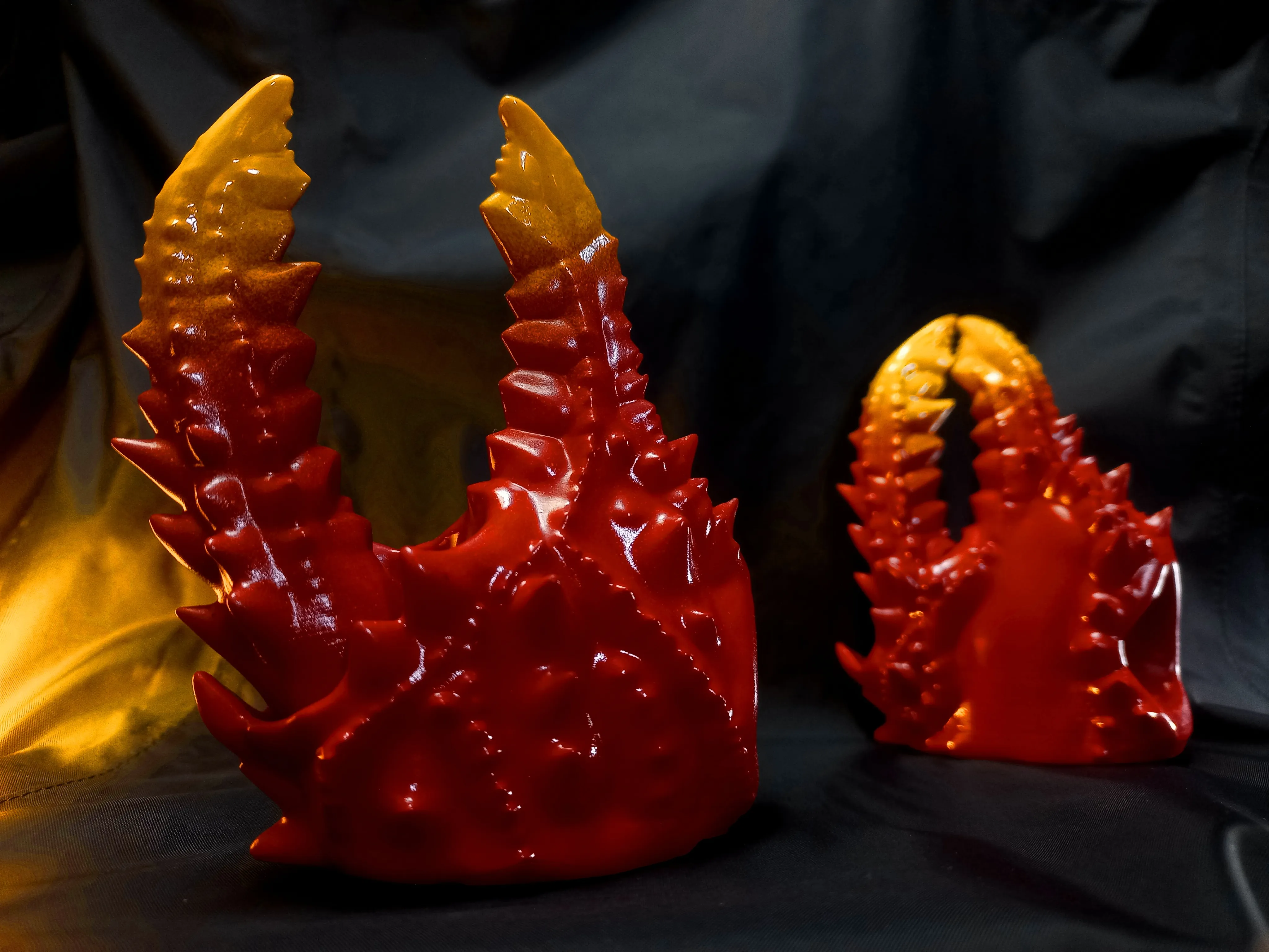 Spiky Crab Claws- finger toy