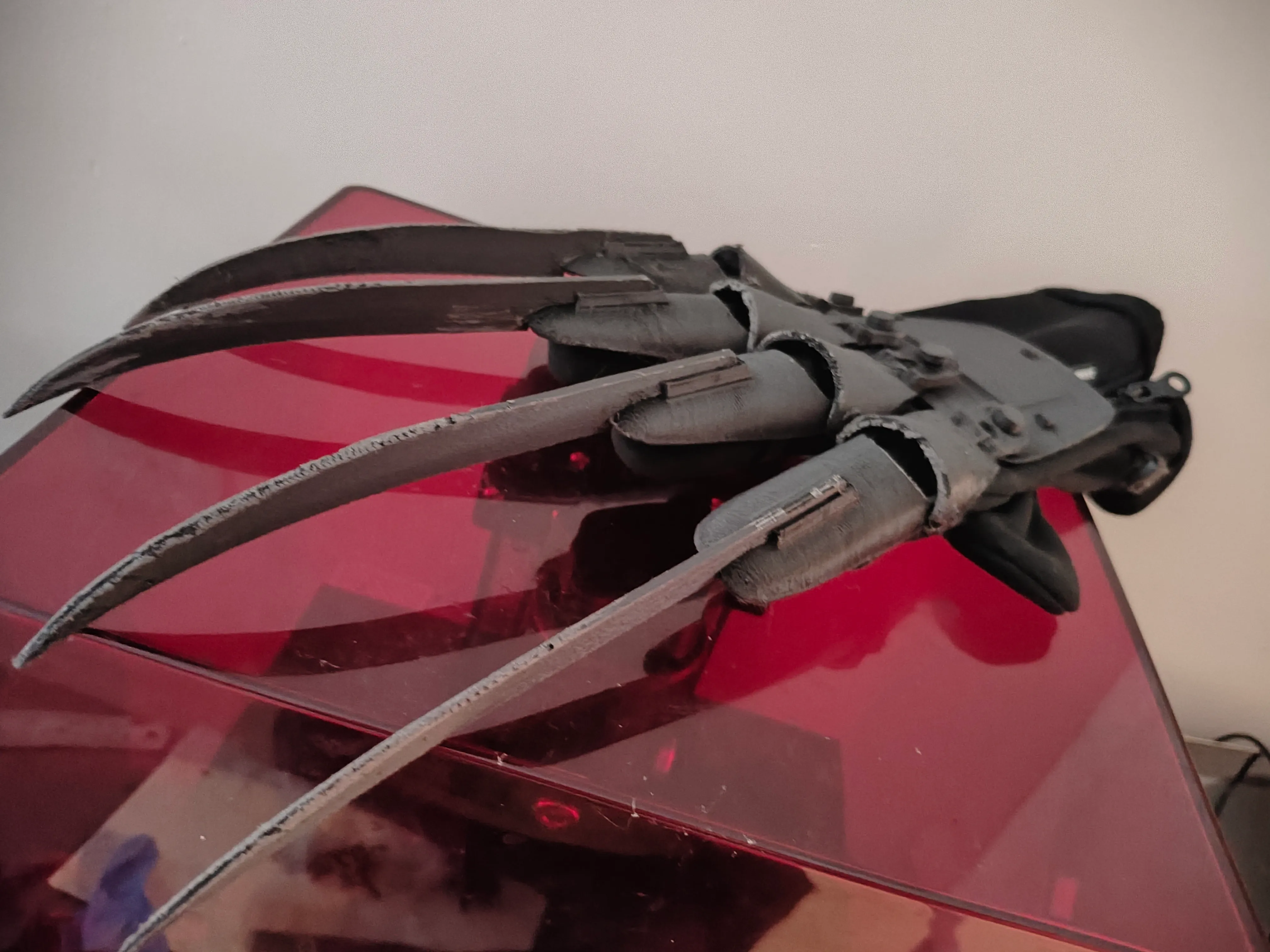 Bladed Glove Prosthetic