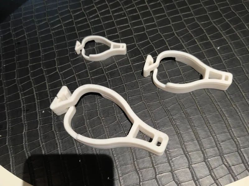 clamps  clips bag closer