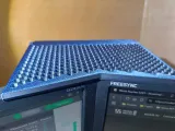 TwinScreen Shelf-1