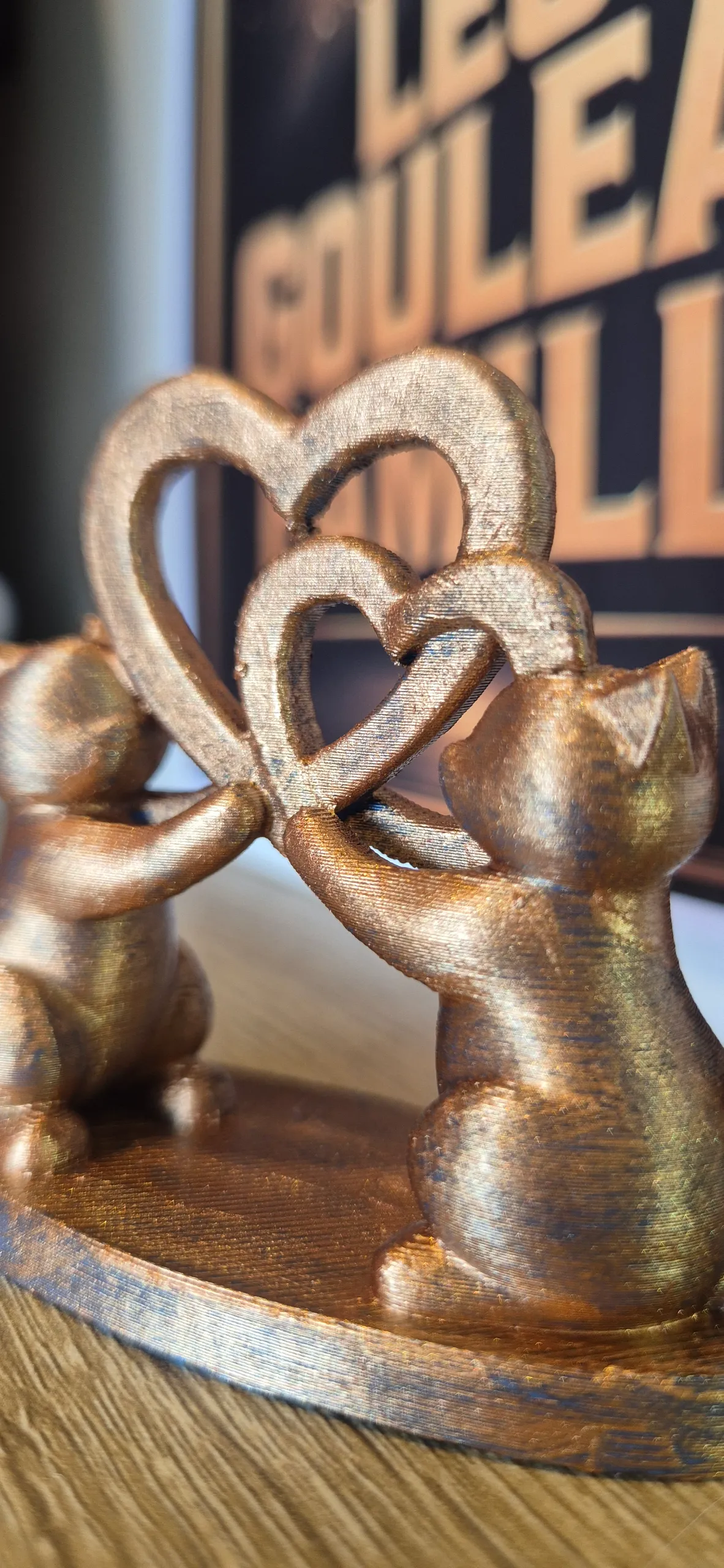Decoration sculpture chat porte coeur amour