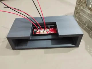 Caixa de Acoplagem de Placa Amplificadora Veicular