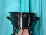 Raised Cauldron Planter with Drain-5