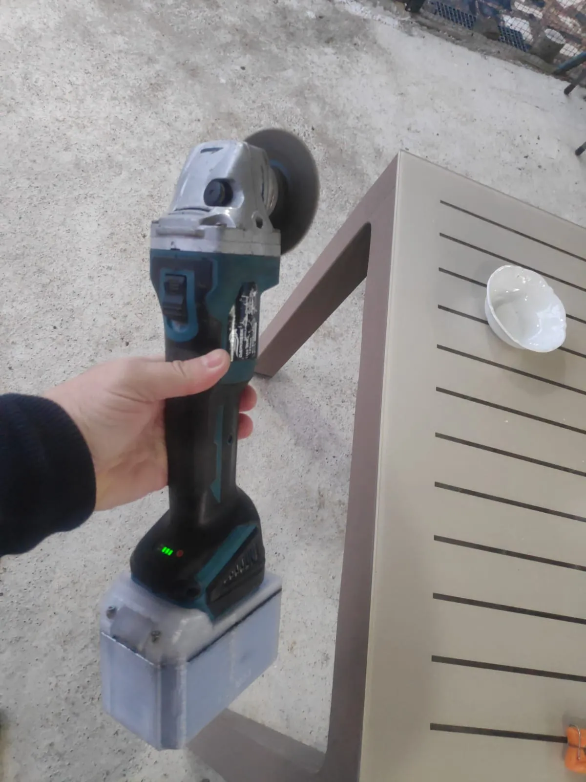 32700 LiFePo4 makita Grinding, screwing, pruning box