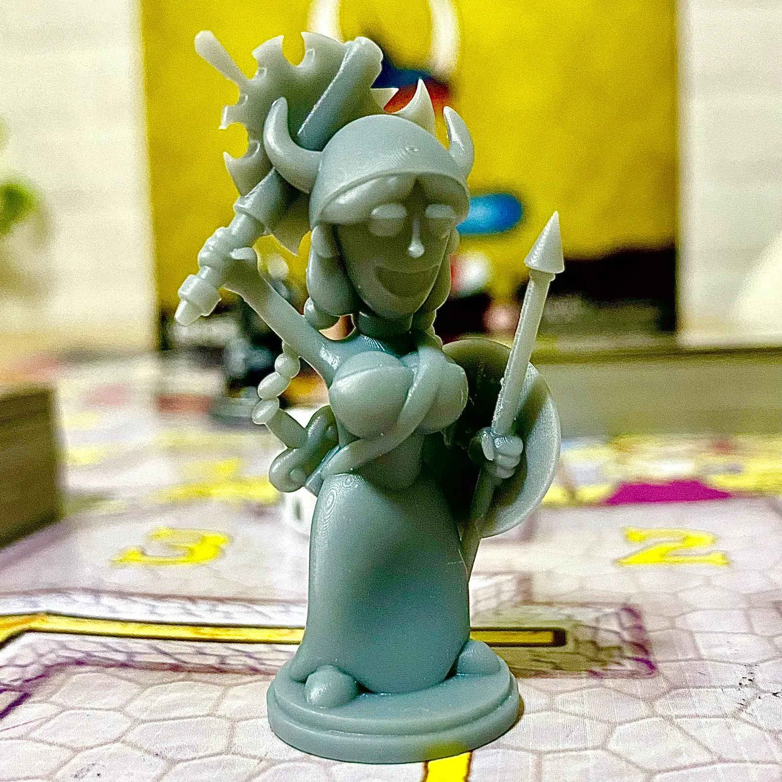 Munchkin Pawn woman viking