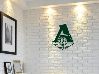 The emblem of FC Lokomotiv Moscow est.1922