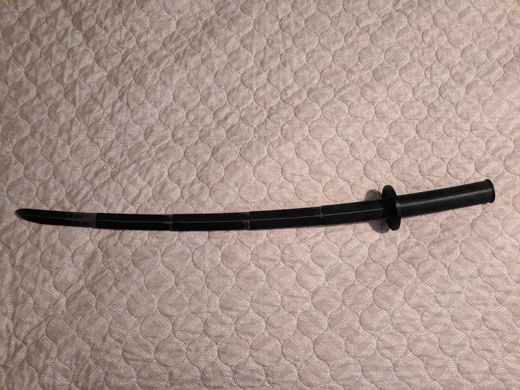 Katana curvada e dobrável