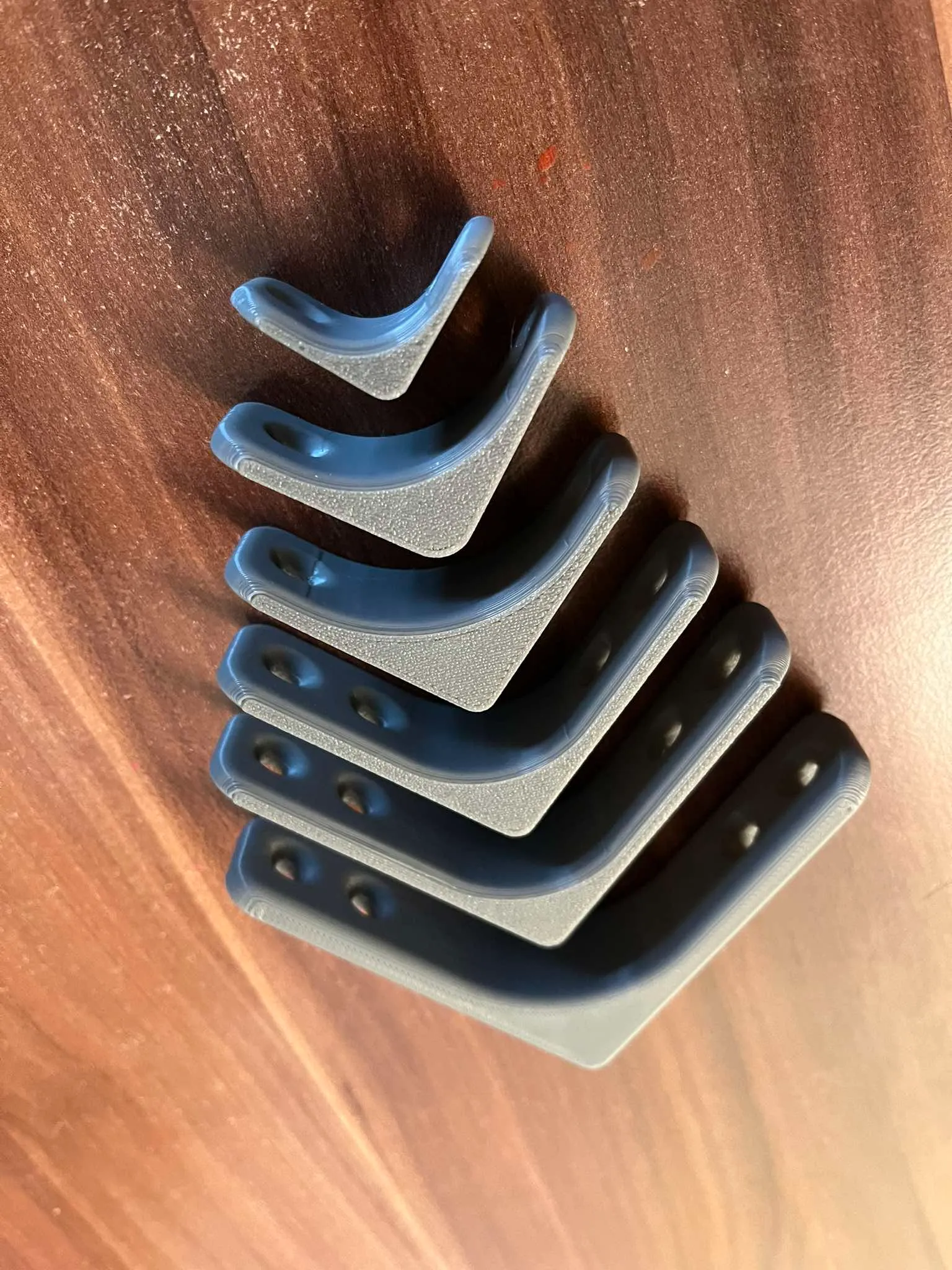 Stylish shelf brackets, Construction Console