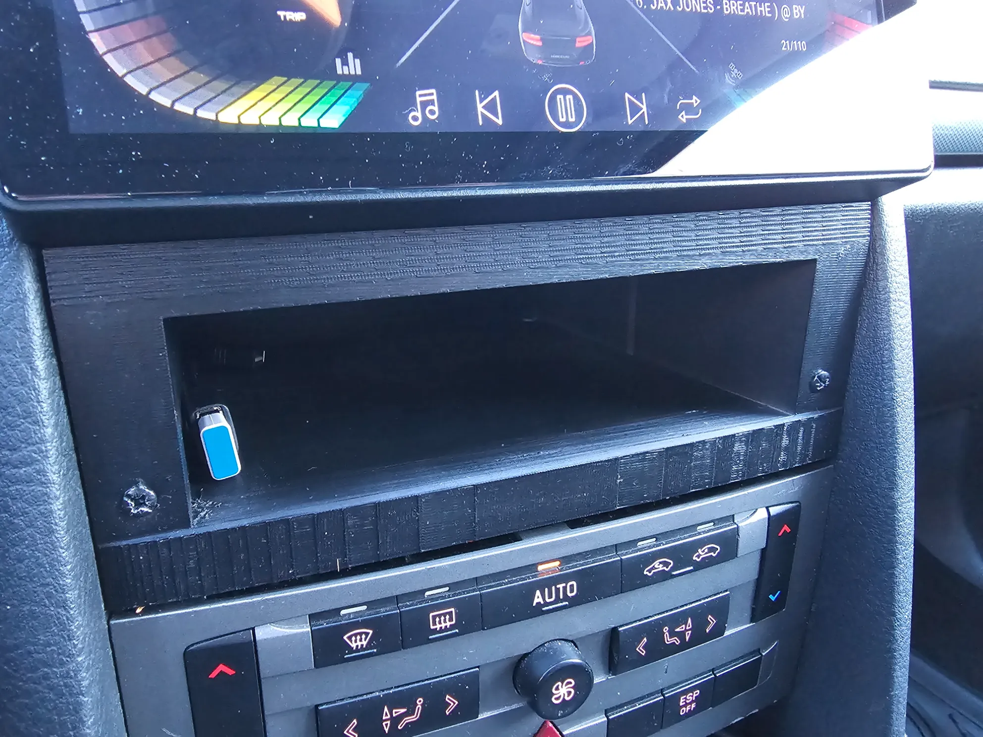 Peugeout 407 CD Replacement Storage Area