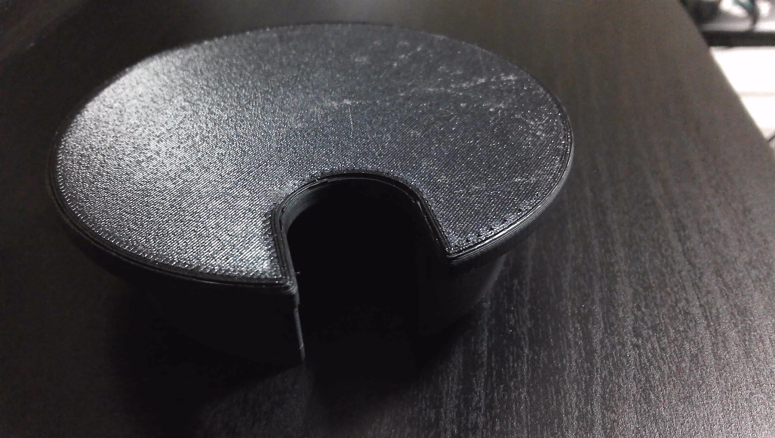 2.6 inch (7.2 cm) wire hole cover for desks