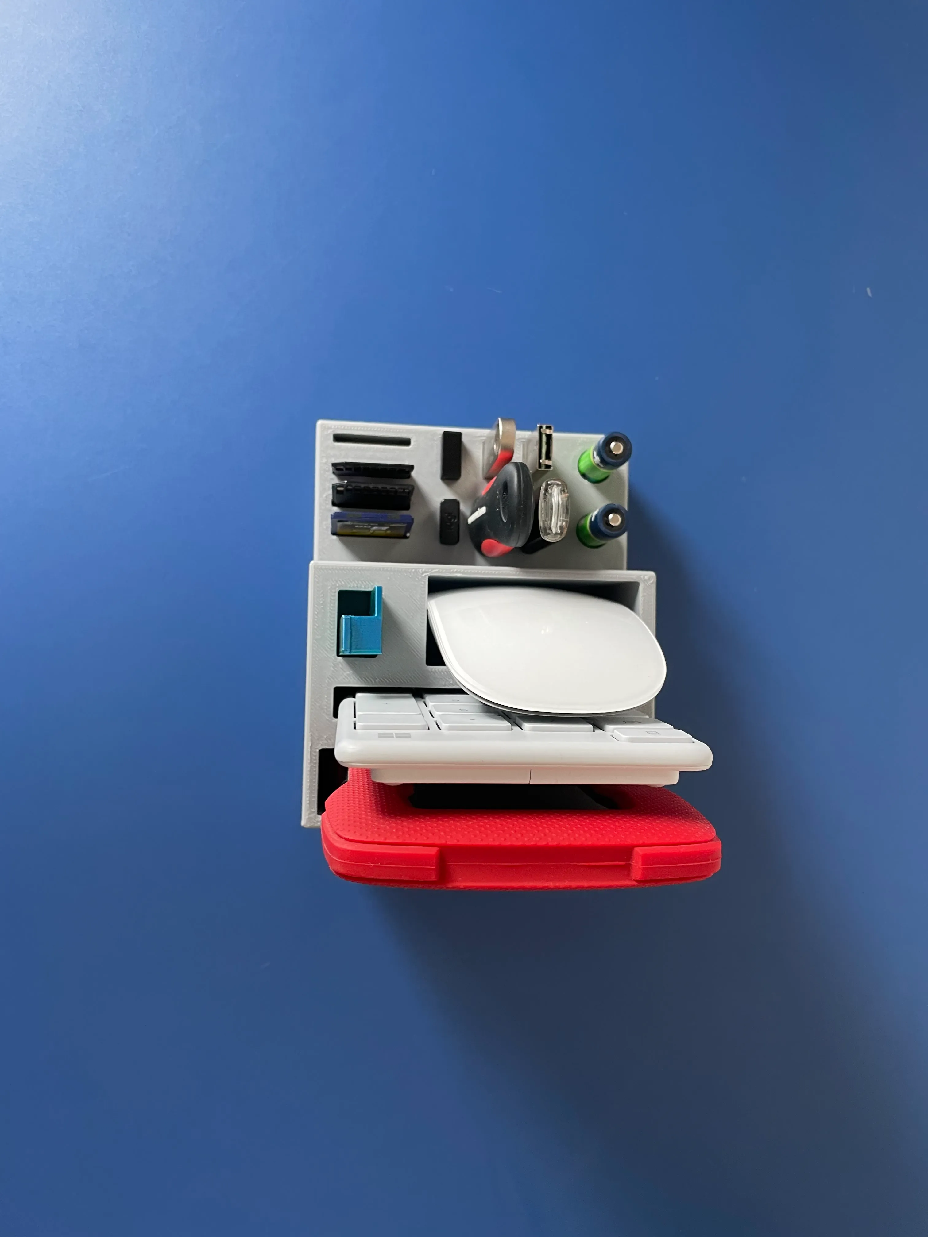 Desk organizer