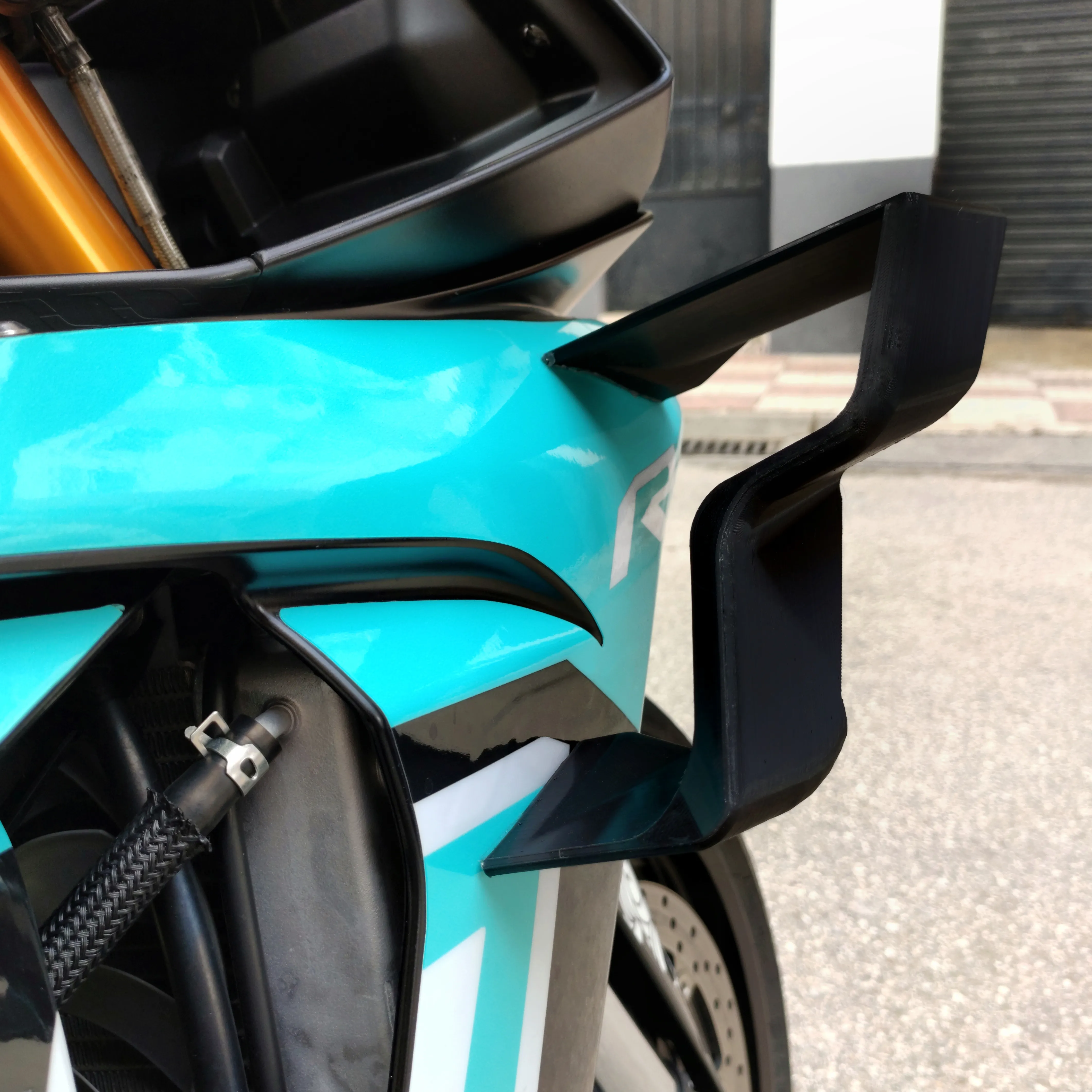 Yamaha R1 Winglets