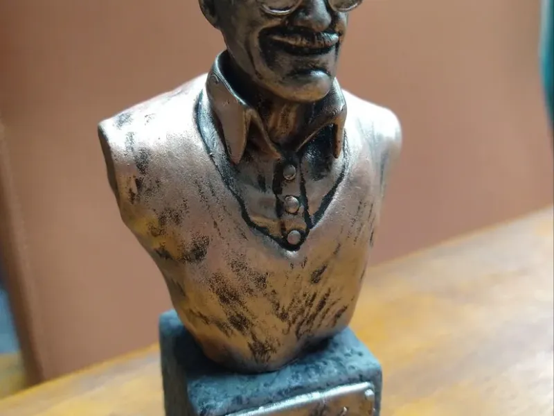 Stan Lee Bust – Tribute to the Marvel Legend