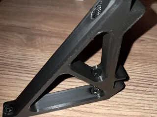 Filament shelf bracket