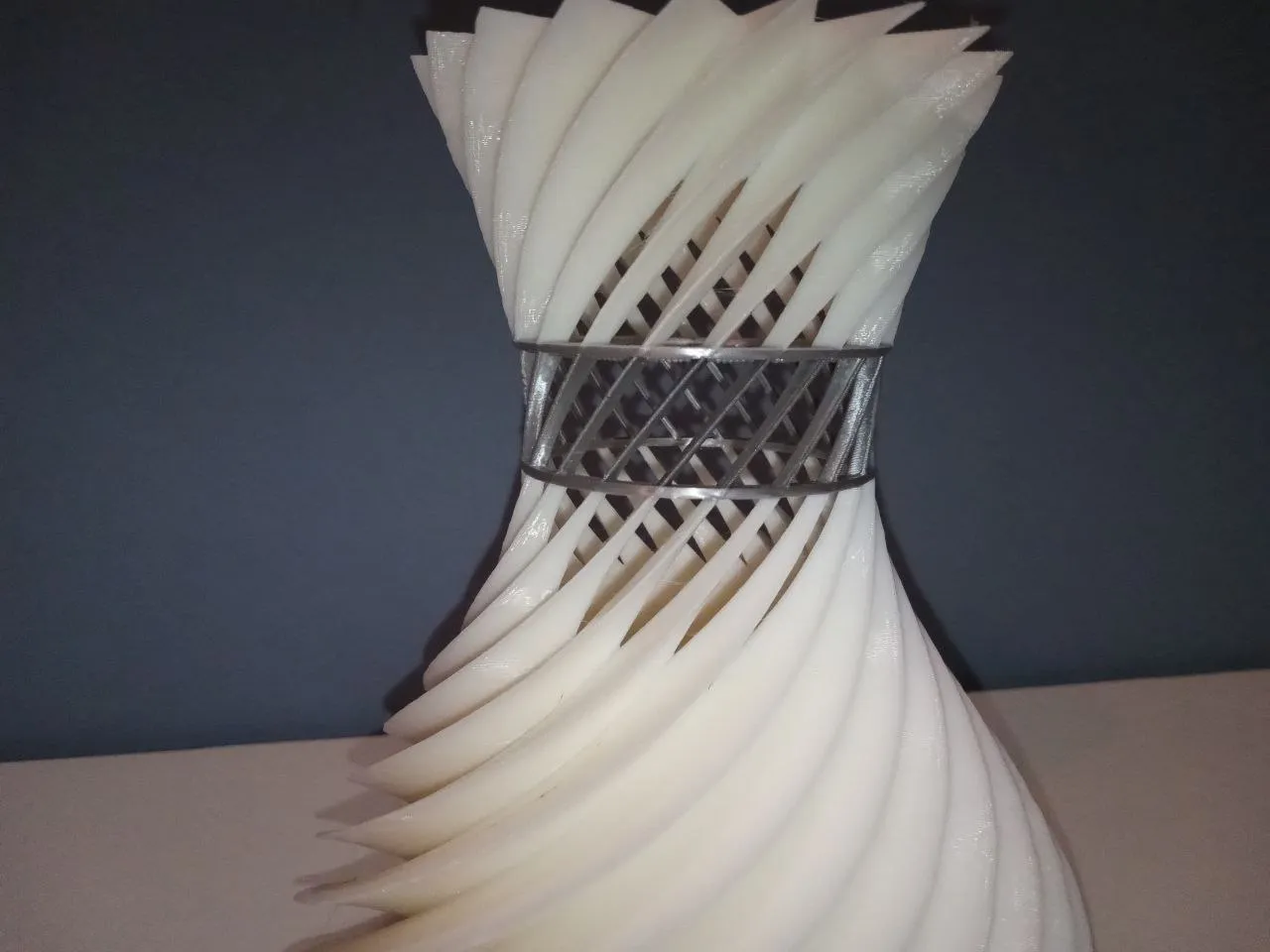 Angelus Vase, 2 sizes included, scalable
