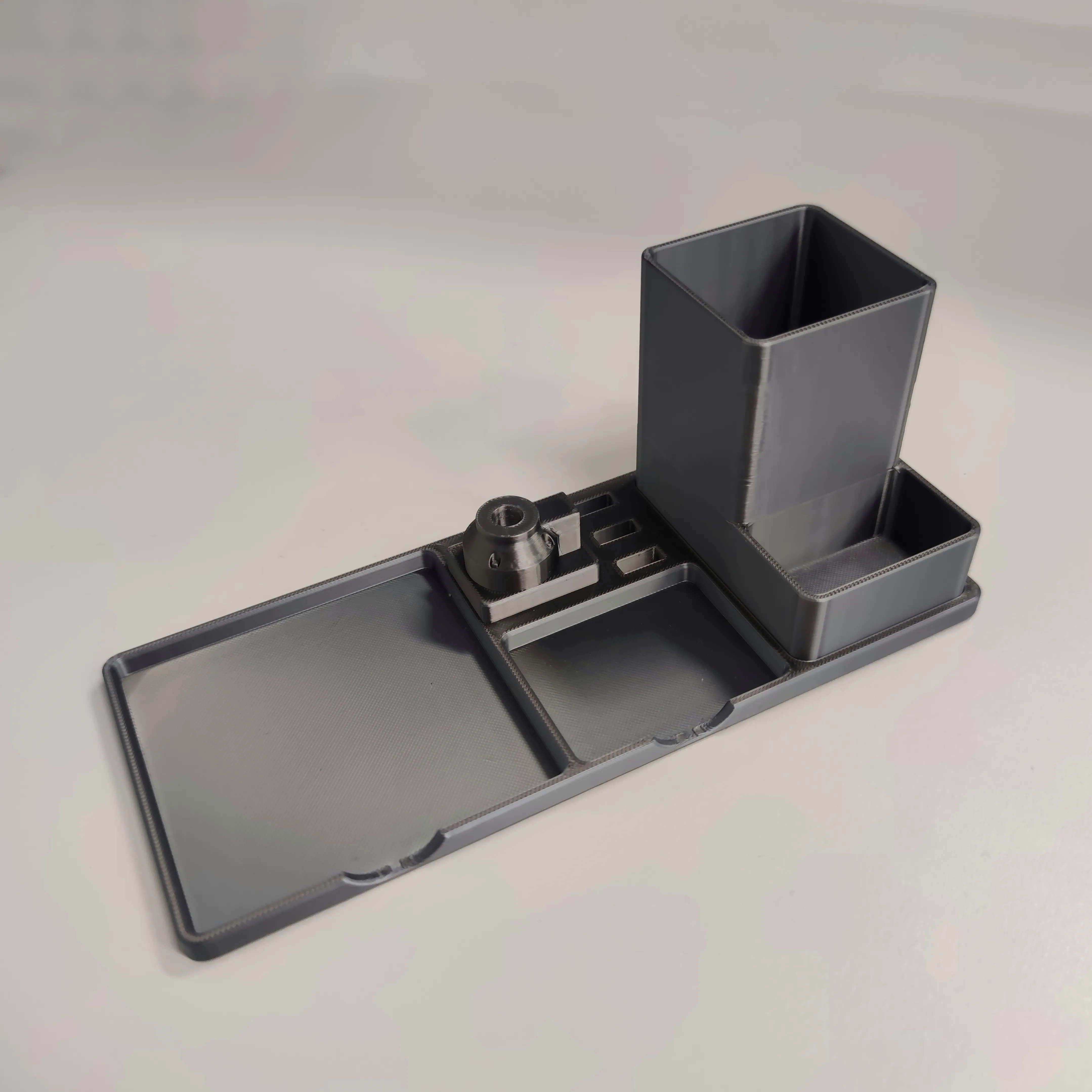 Articulated robot Desk Organizer