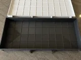 Bolt rack.-1