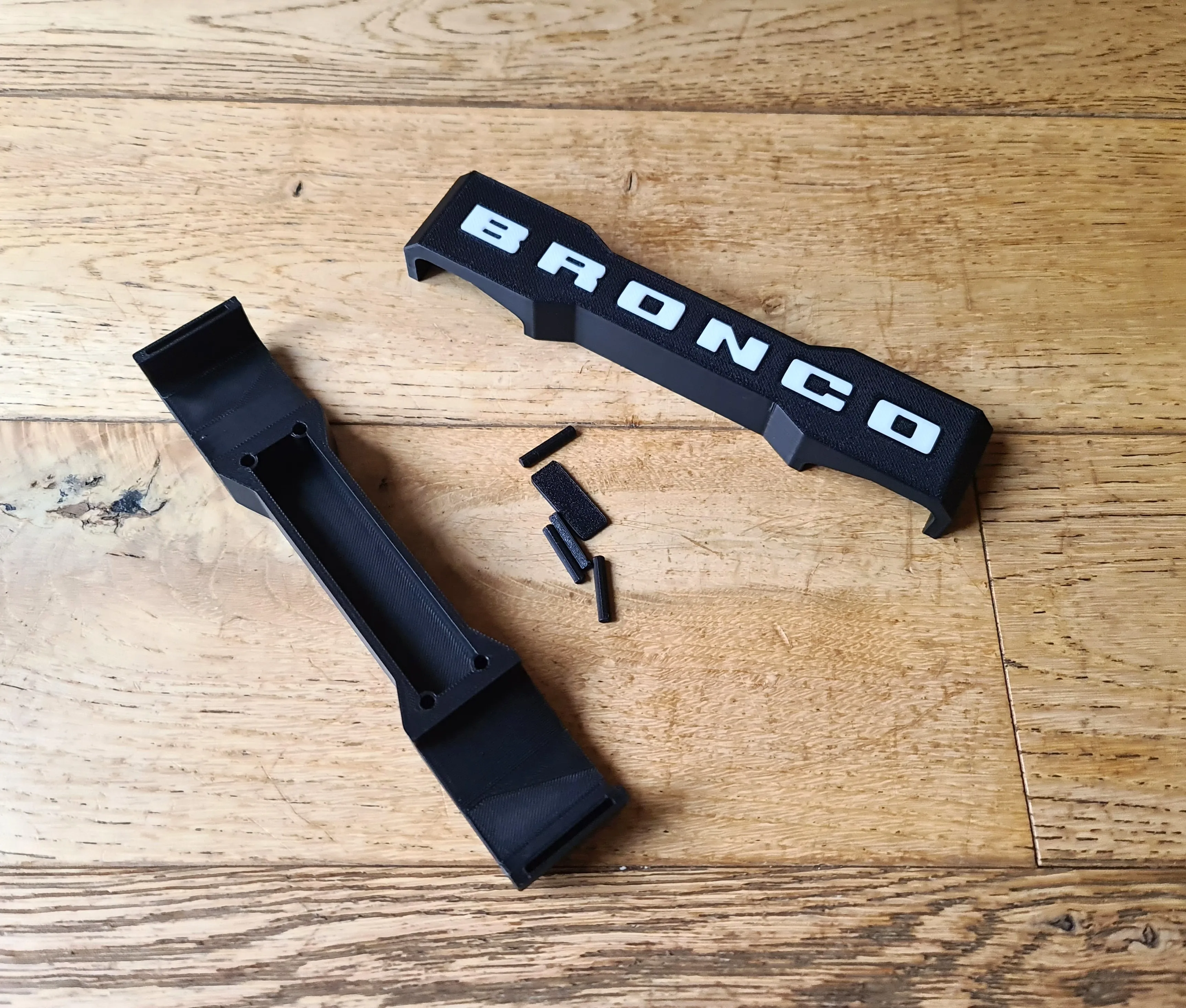 Traxxas 1/18 TRX4M Ford Bronco Stand Mount Crawler RC