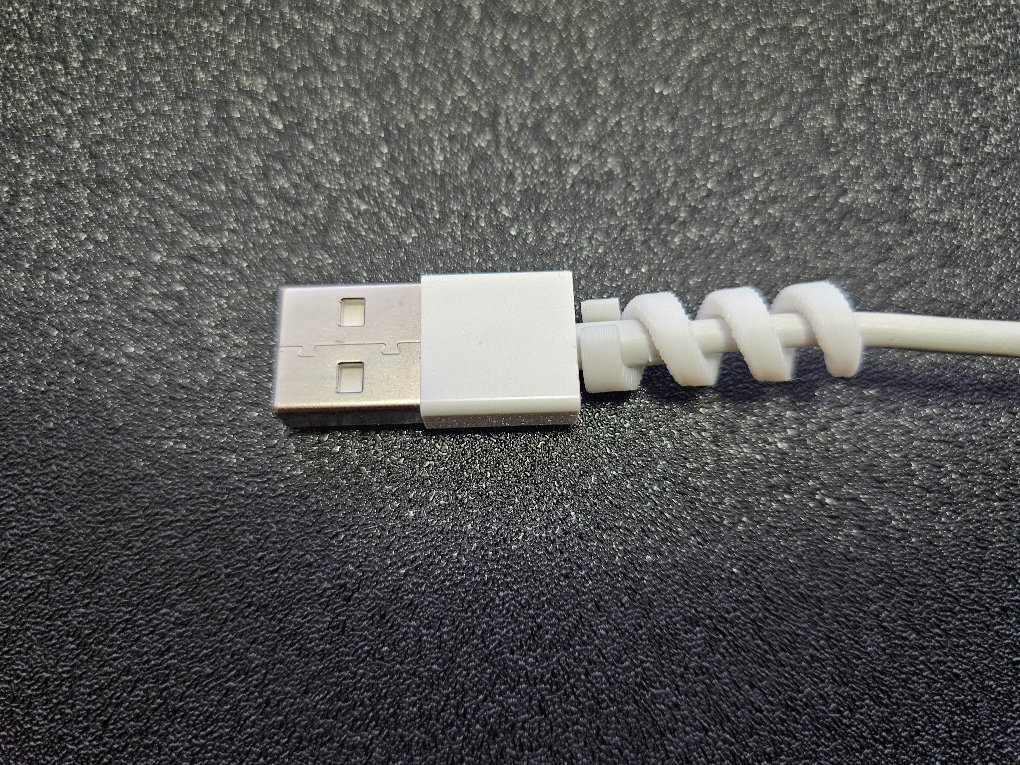 PROTECTOR DE CABLE - USB Y LIGHTNING