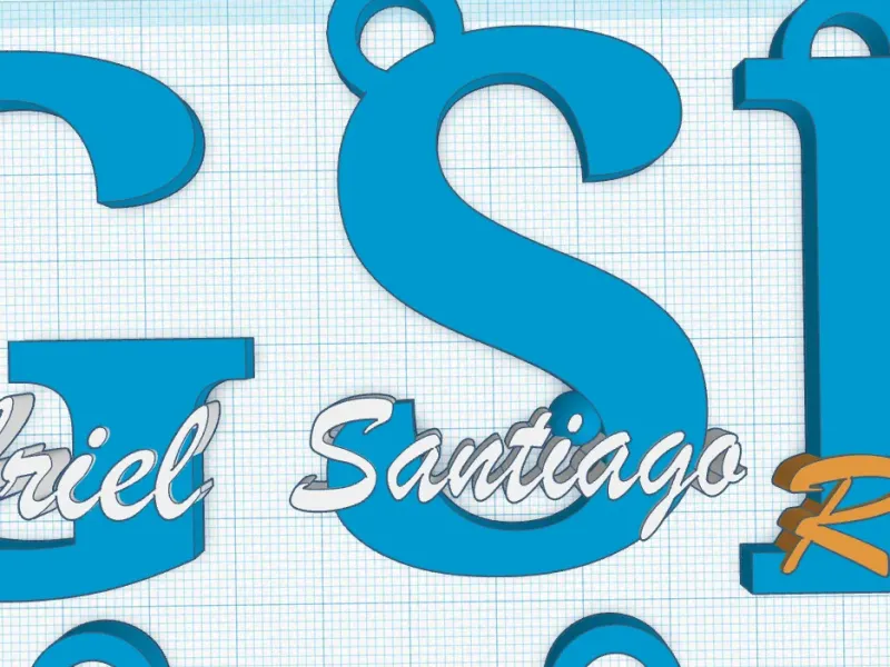 schlüsselanhänger mit Initialen und Namen santiago
