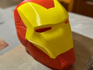 casco iron man