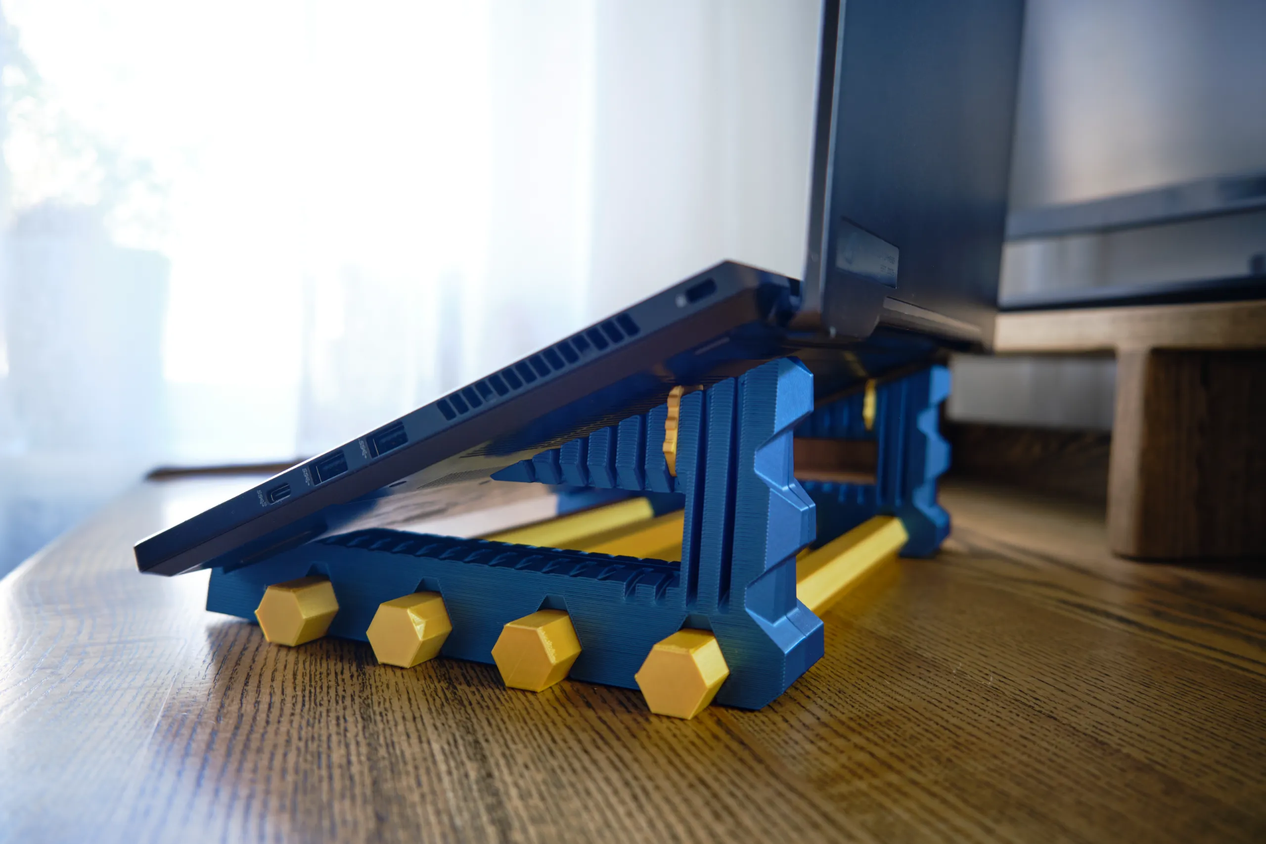 Versatile 2-in-1 Laptop Stand: Ergonomics & Efficiency-8