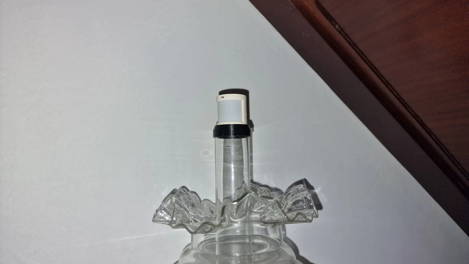 Aqara Motion Sensor Mount on Oil Lamp