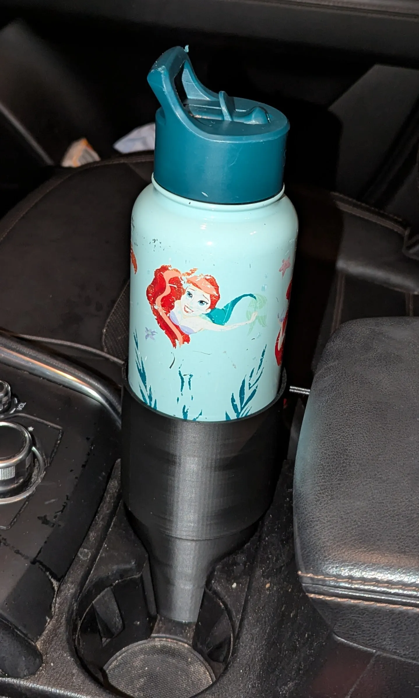 Cup holder adapter for large water bottle