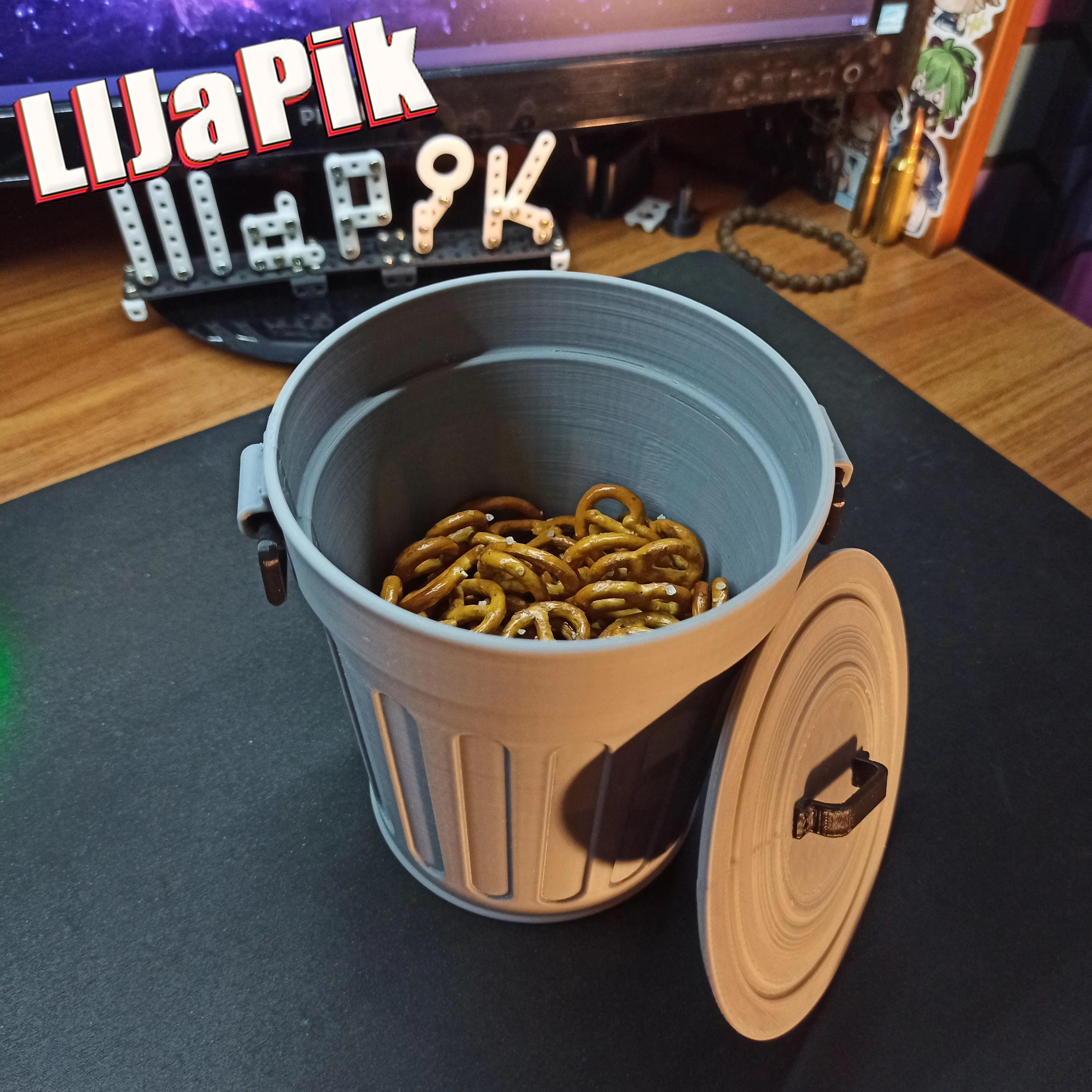 Cracker and Candy Bin / Trash Can / Vase