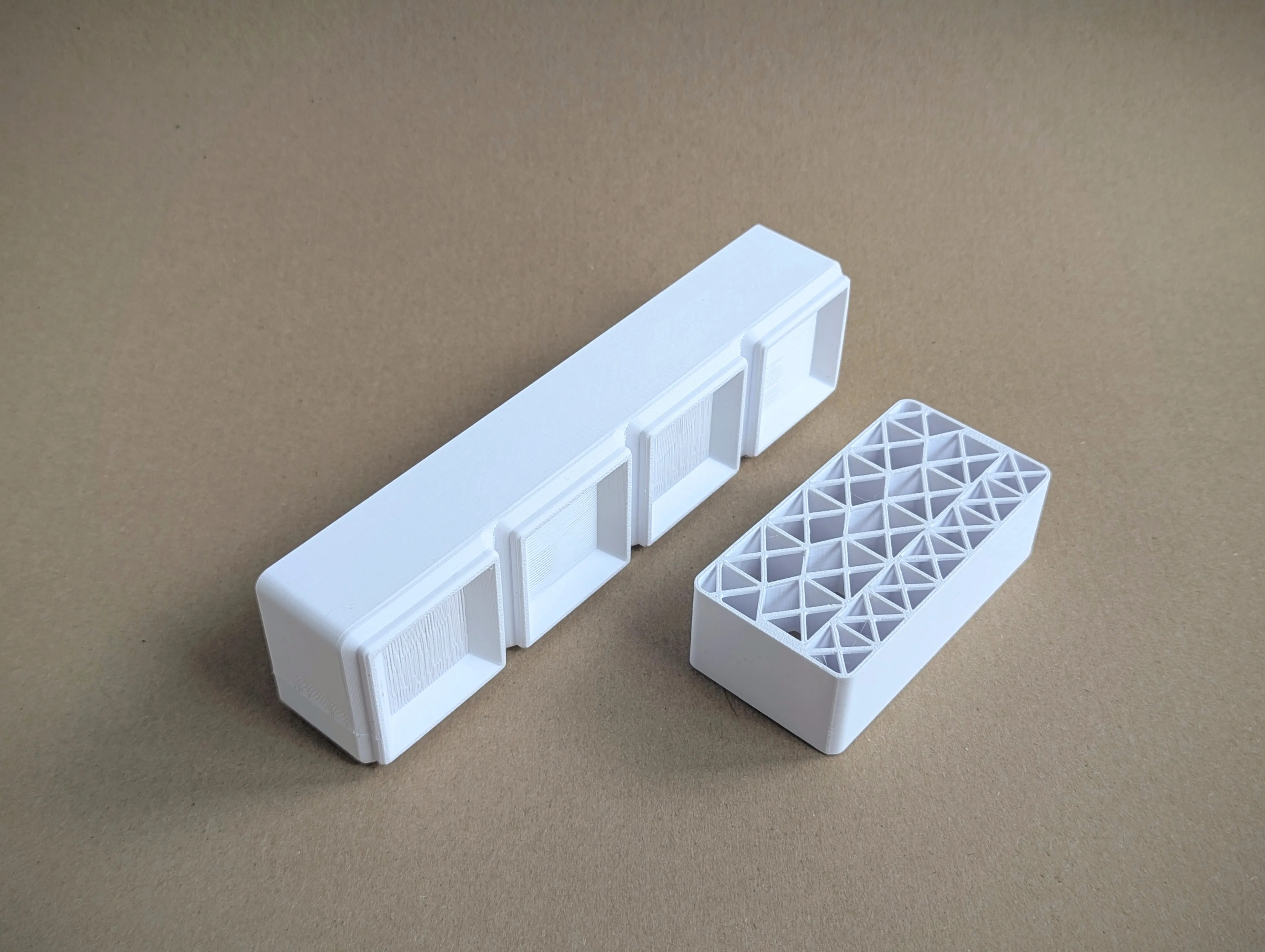 Battery Holder with optional Gridfinity base