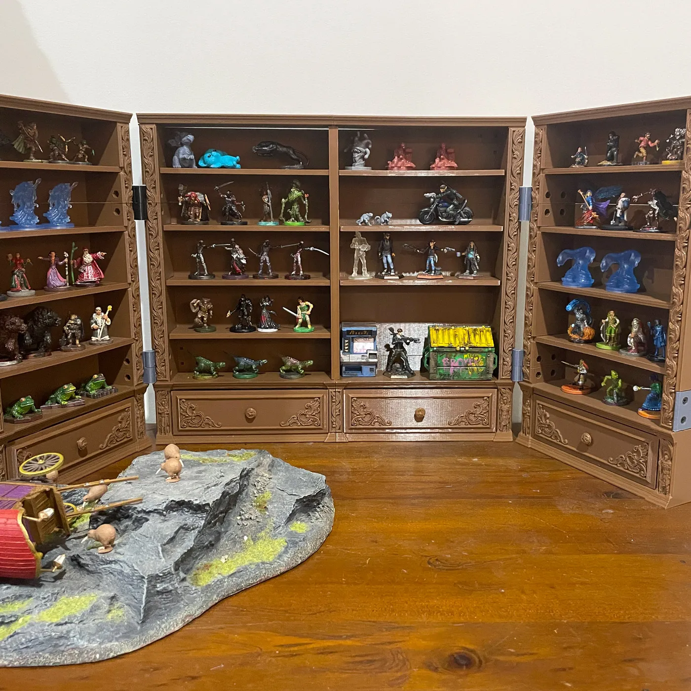 DM Inventory: Miniature Display / Small DM Screen