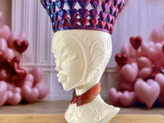 QUEEN OF HEARTS PLANTER