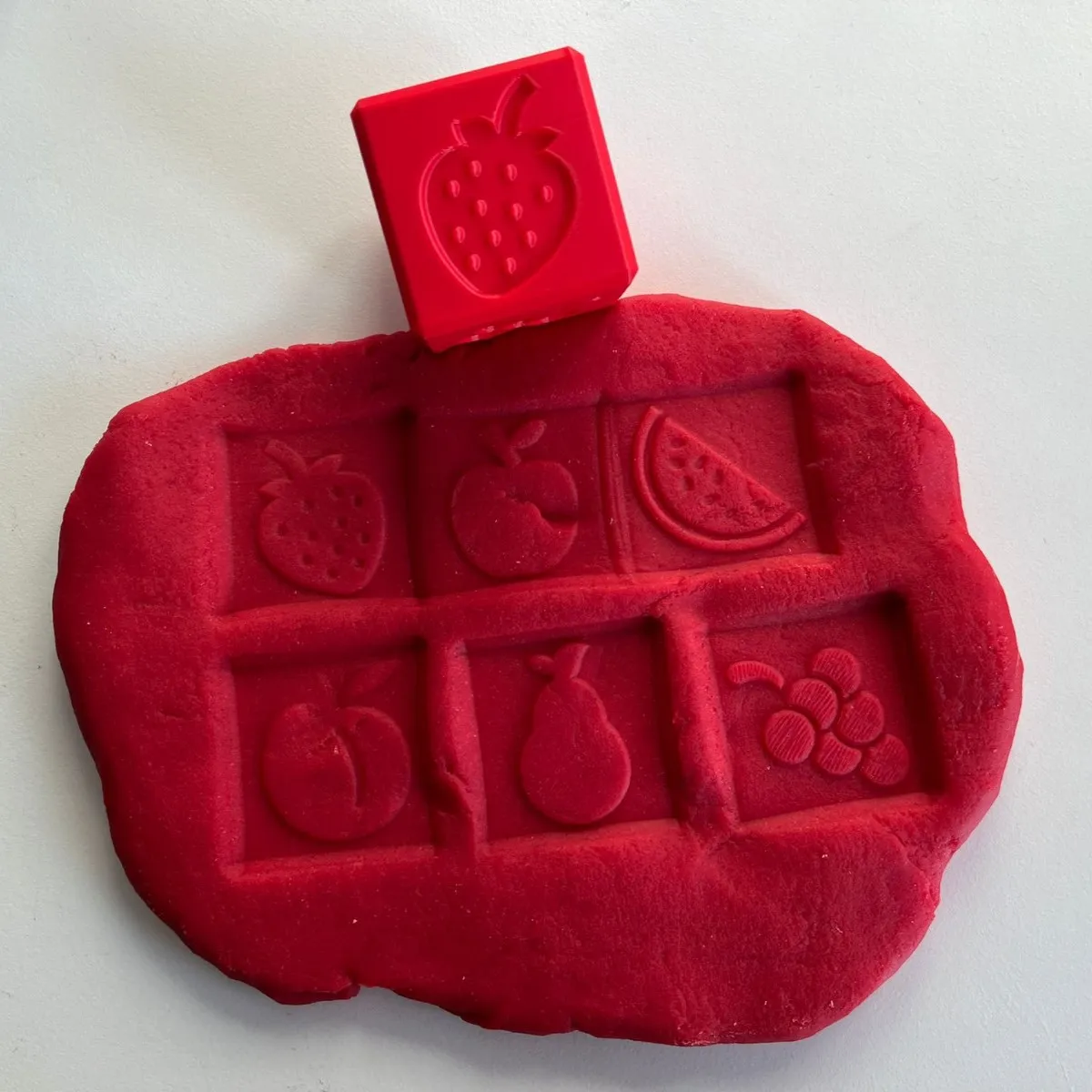 Tampon éducatif en forme de cube pour la pâte à modeler et le jeu sensoriel