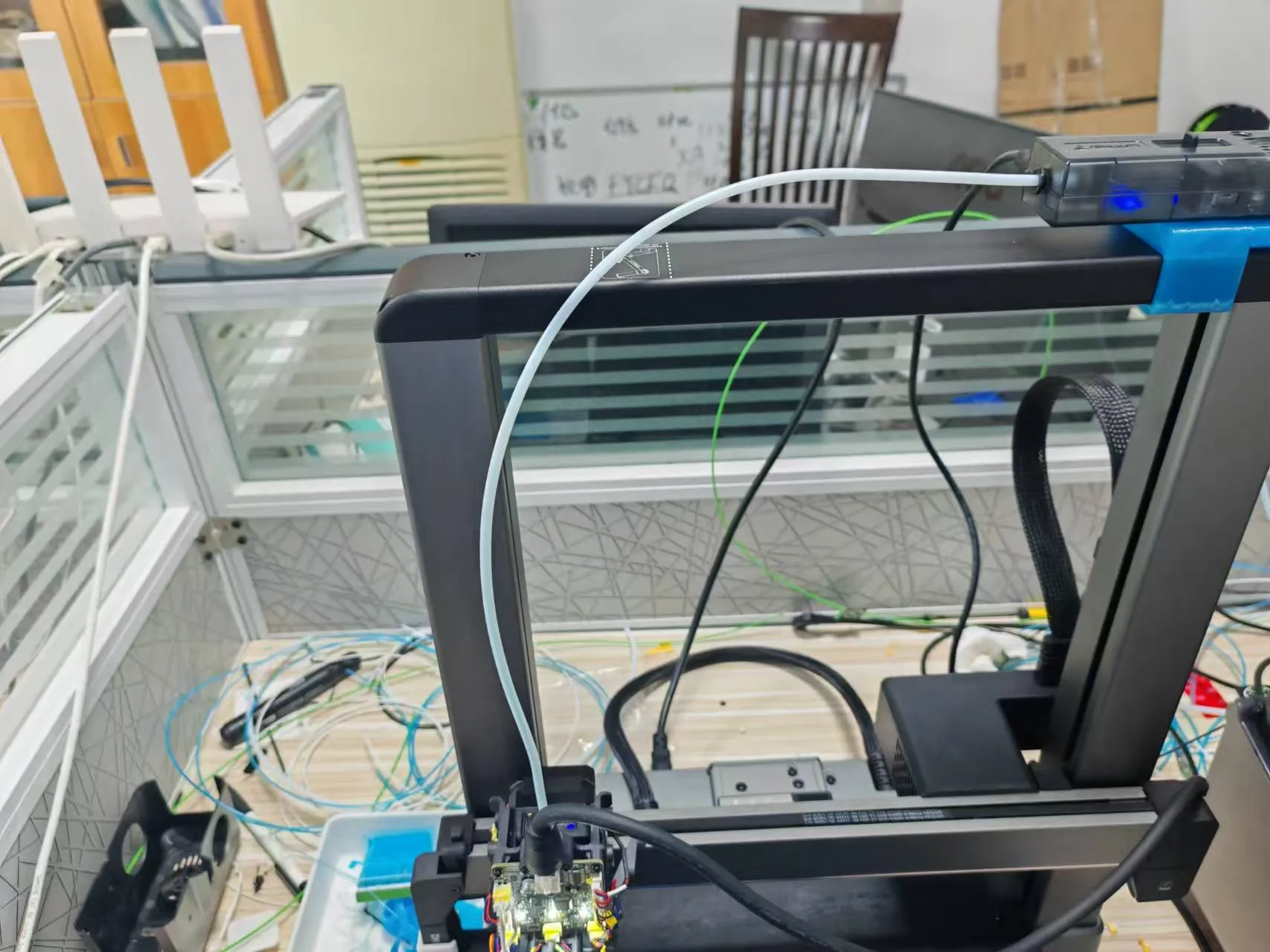 Creality HI buffer of CFS is placed on the top adapter board