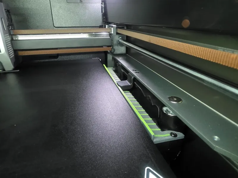 guide for plate with protection for axis Z screws