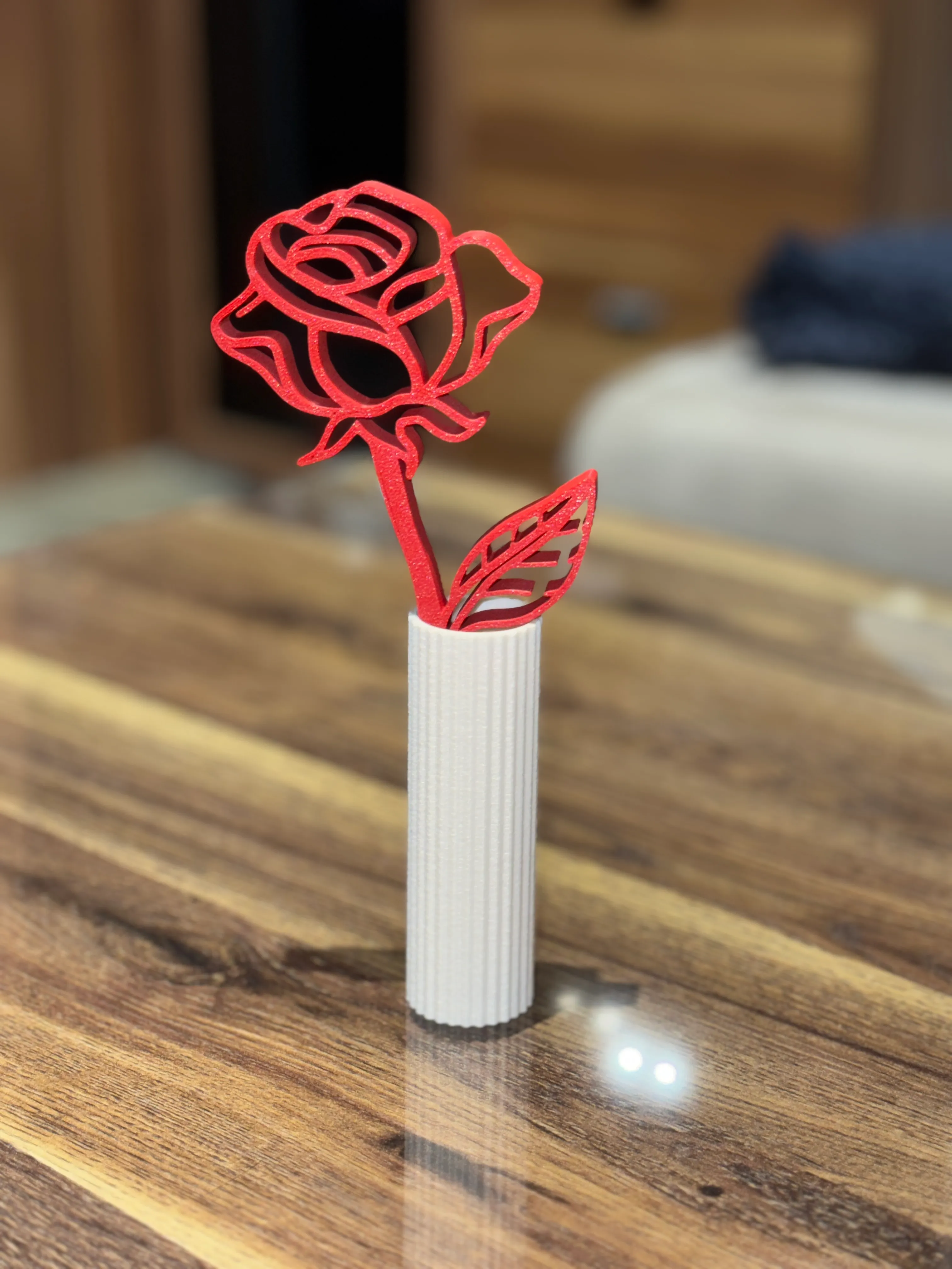 ROSE WITH MINI VASE / THREE DIFFERENT ROSE DESIGNS