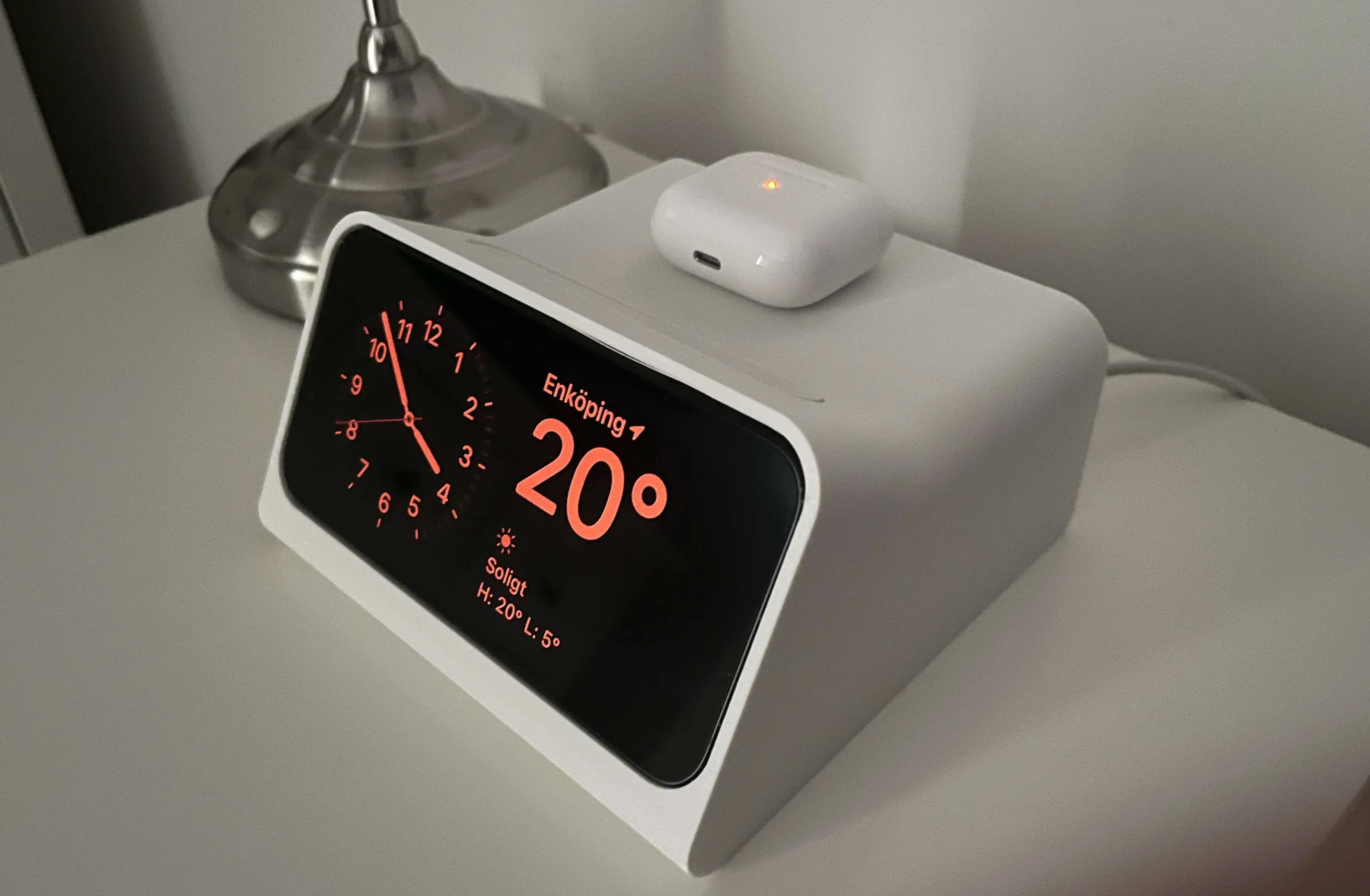DN40 docking station for iPhone 13 and iPhone 13 mini