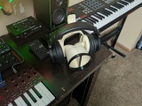 Headphone to Speaker Conversion Stand-5
