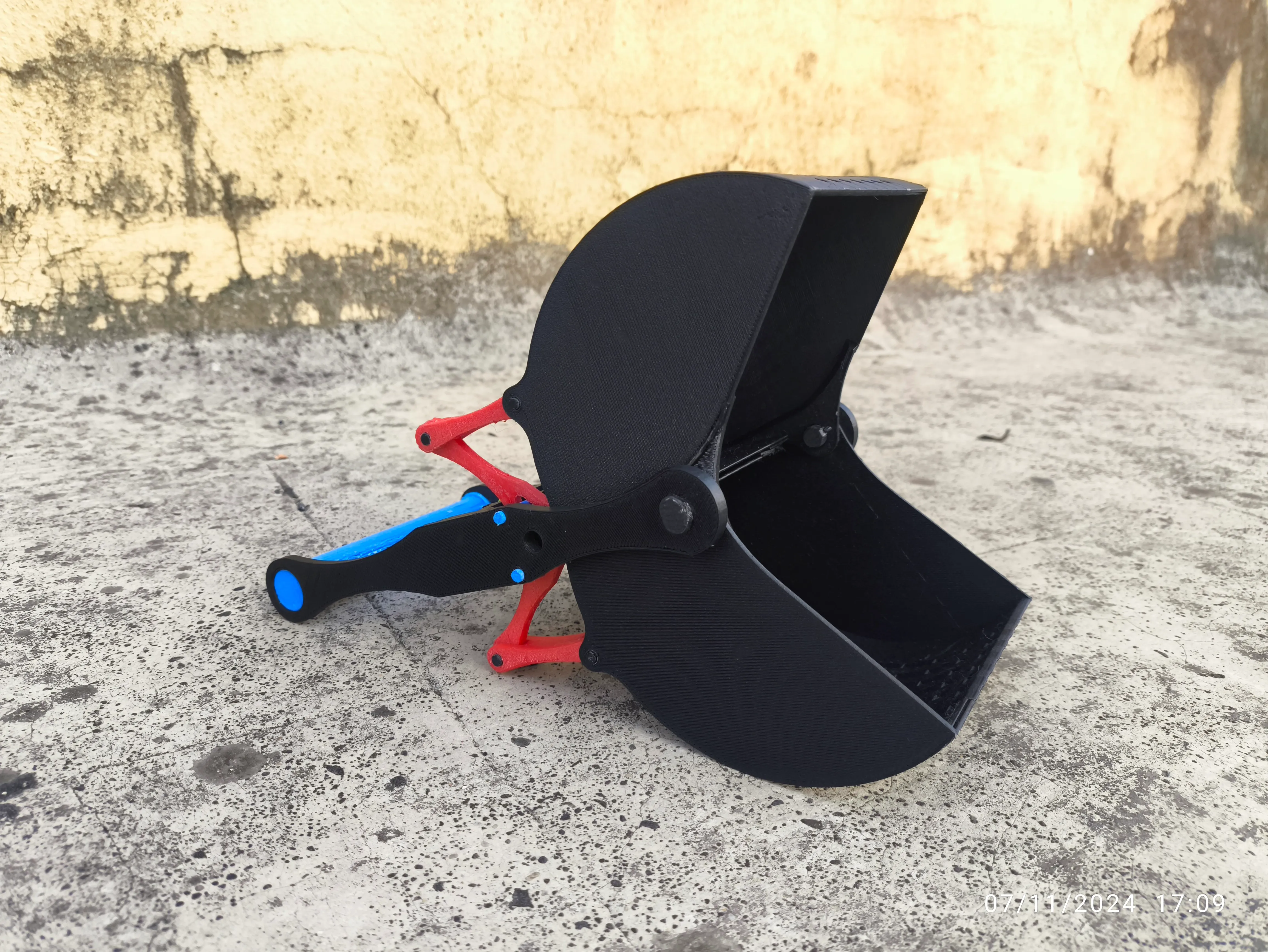"Poop Scooper Jaw (Cat/Dog)"