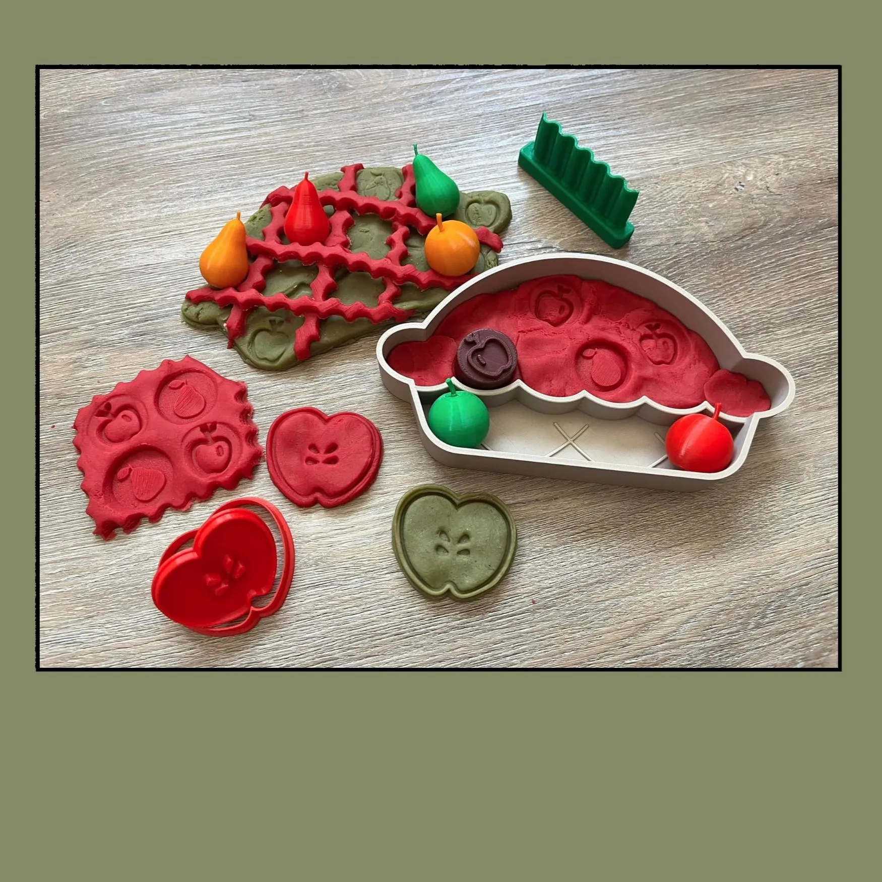 Play tray - Apple Pie - and accessories for sensory play