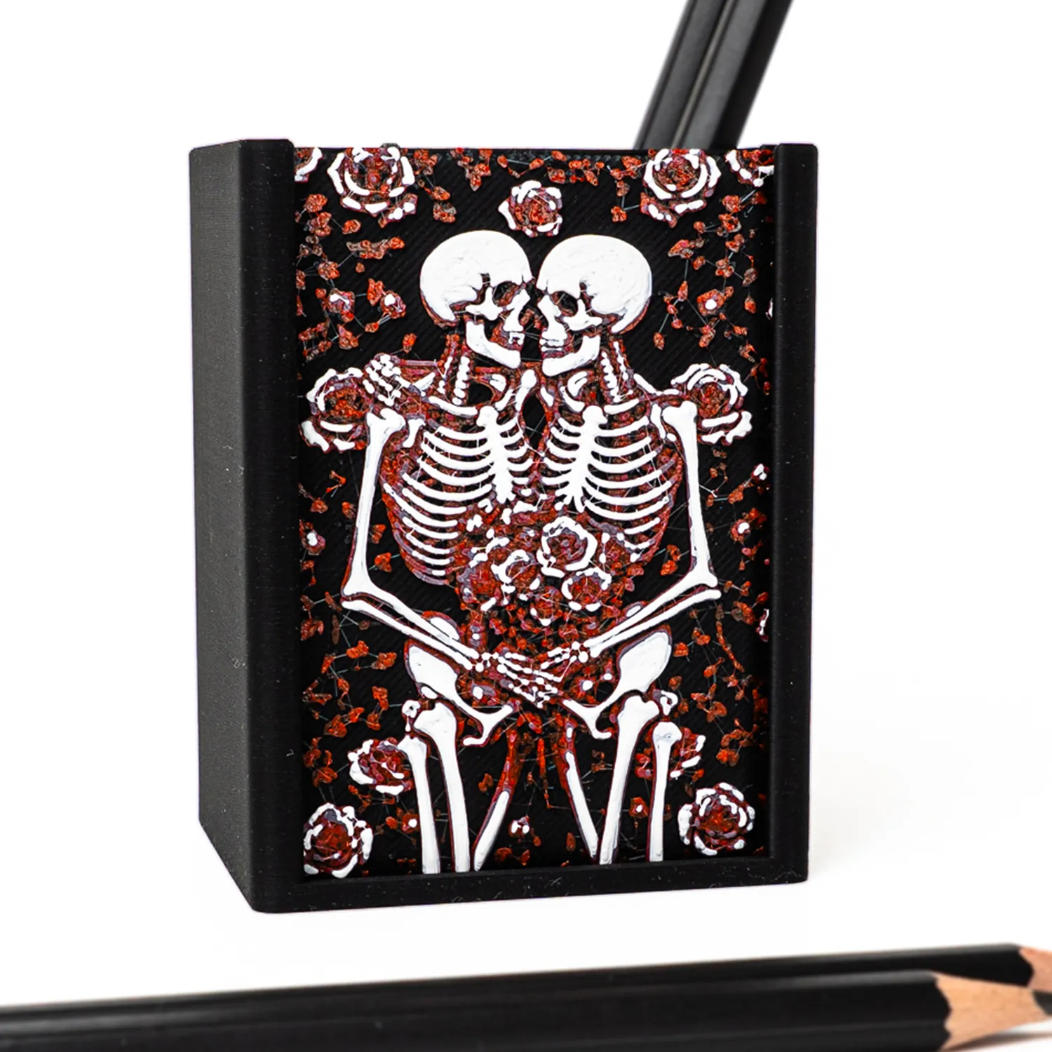 Skeleton Romance Pen Holder