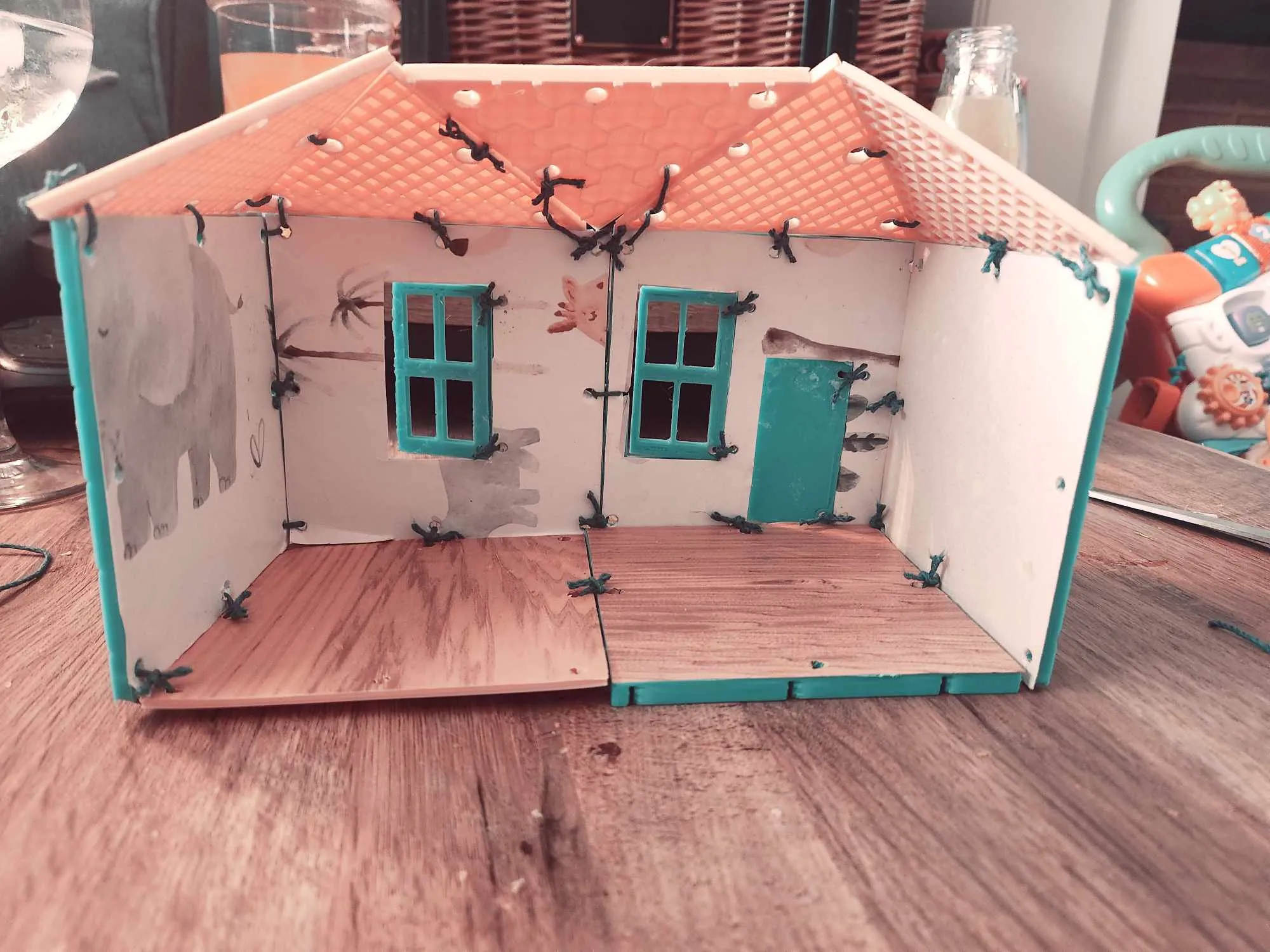 Spielzeug-Puppenhaus - DIY - Einfacher Bau